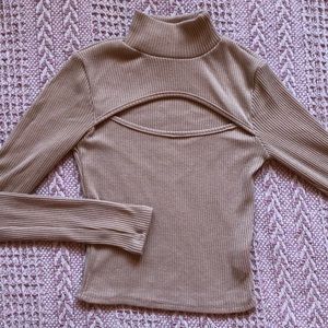 Cutout long sleeve shirt